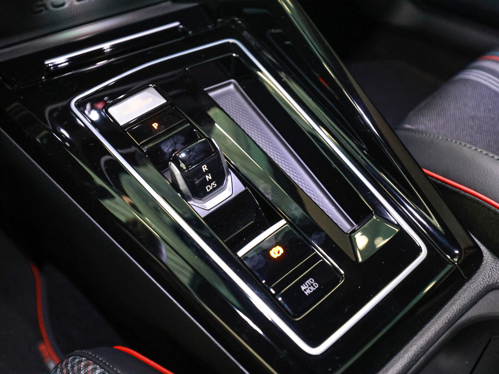 Bild 16 - Golf VIII GTI EDITION 50 2.0 TSI DSG 325 PS