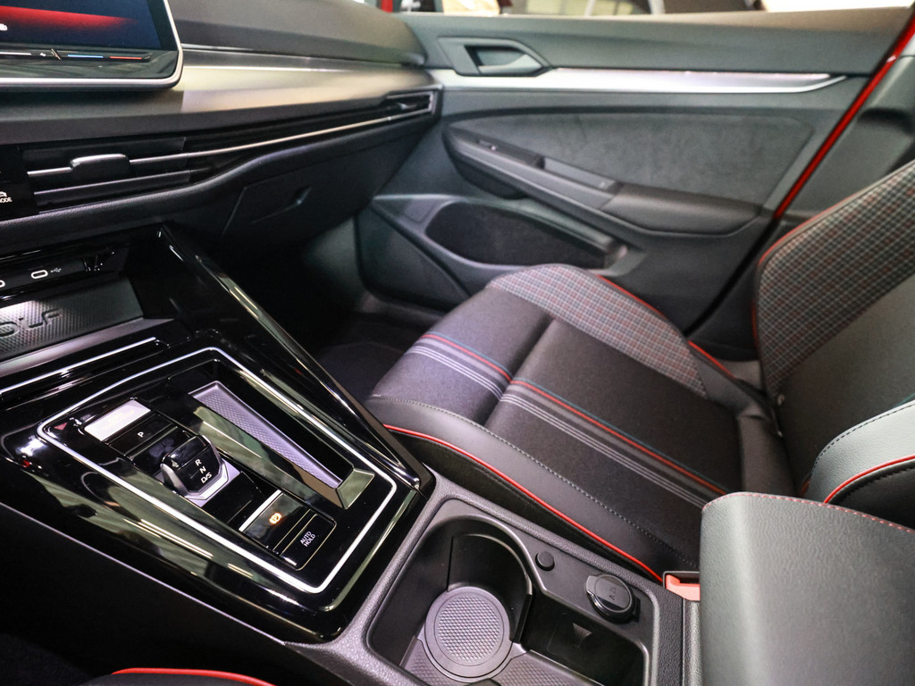 Bild 17 - Golf VIII GTI EDITION 50 2.0 TSI DSG 325 PS