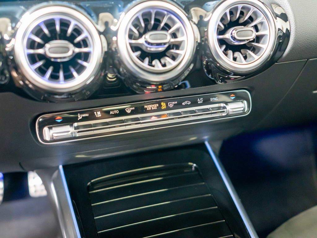 Bild 12 - GLA 220 d 4M AMG Sport Premium