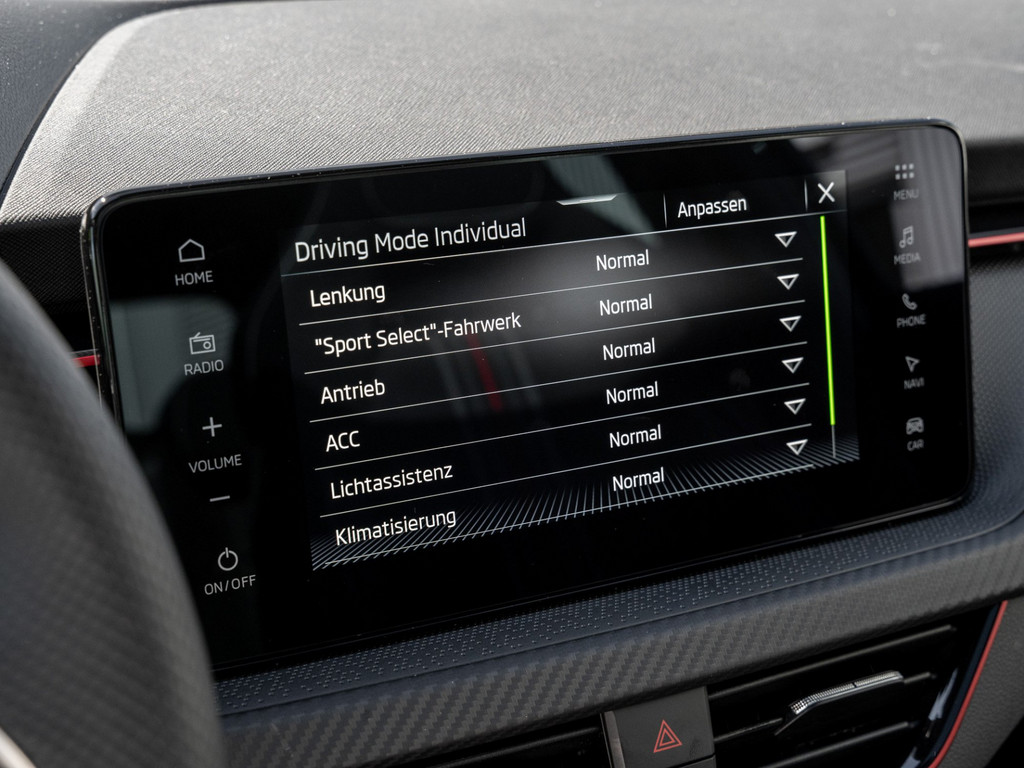 Bild 21 - Kamiq Monte Carlo 1.0 TSI DSG Pano AHK Navi ACC