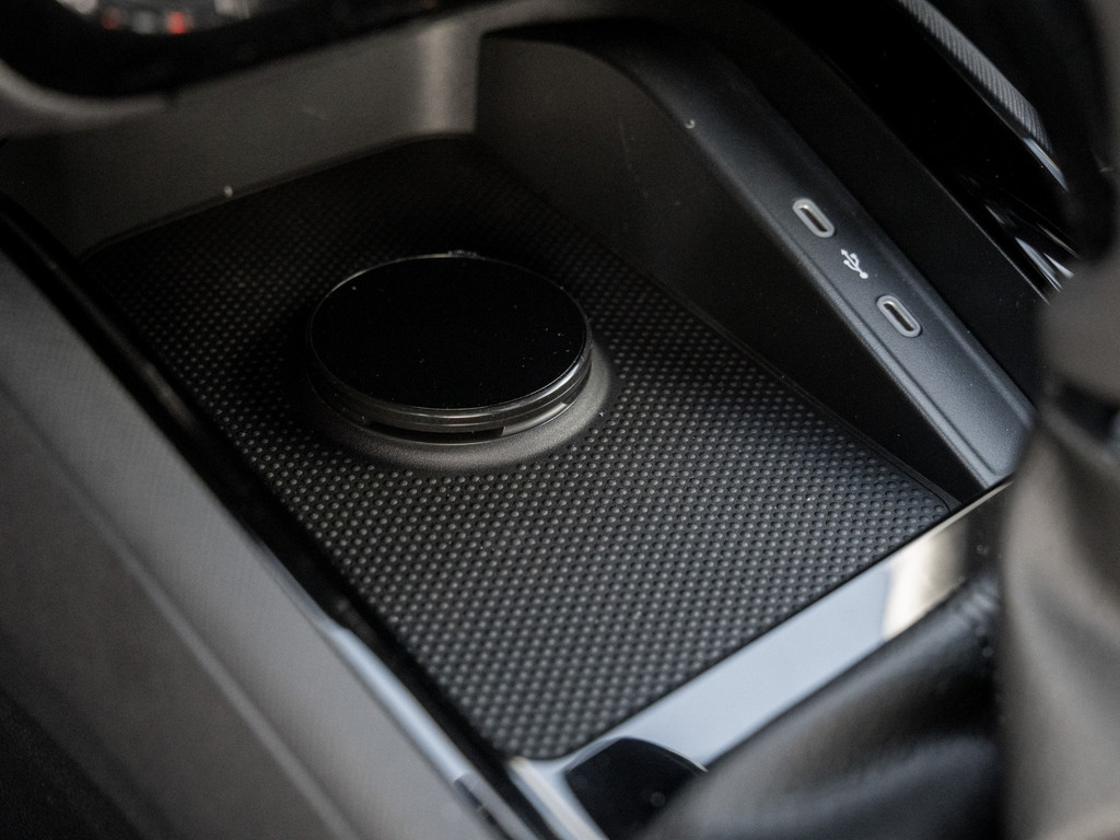 Bild 23 - Kamiq Monte Carlo 1.0 TSI DSG Pano AHK Navi ACC