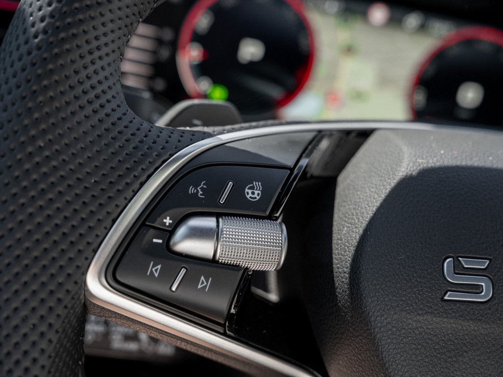Bild 27 - Kamiq Monte Carlo 1.0 TSI DSG Pano AHK Navi ACC