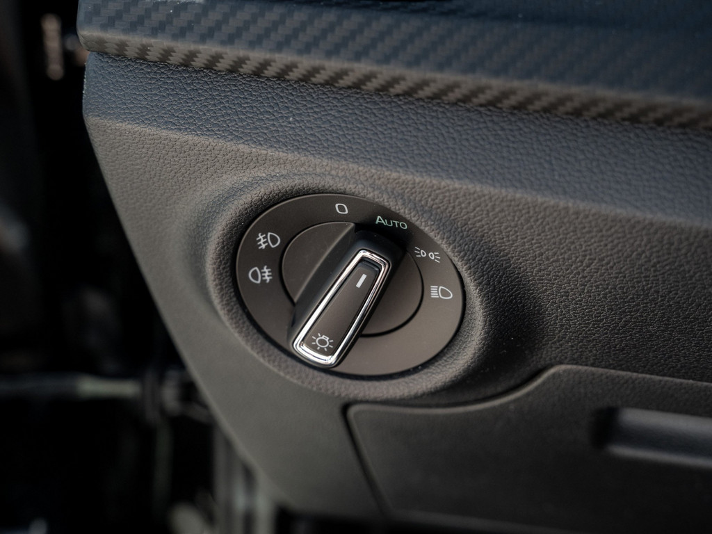 Bild 30 - Kamiq Monte Carlo 1.0 TSI DSG Pano AHK Navi ACC