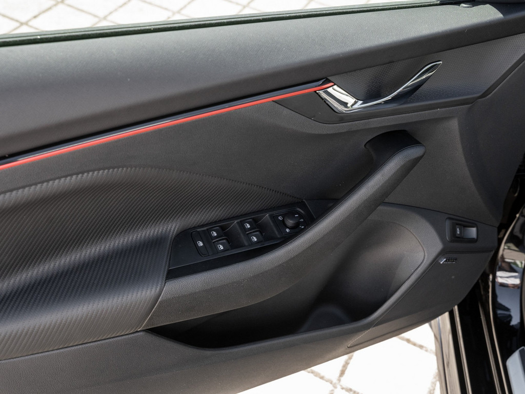 Bild 31 - Kamiq Monte Carlo 1.0 TSI DSG Pano AHK Navi ACC