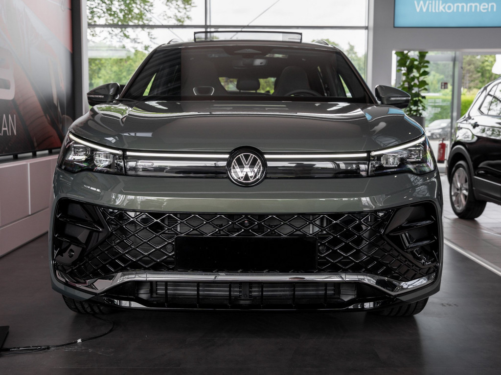 Bild 3 - Tiguan R-Line 2.0 l TDI 4MOTION DSG DCC Pano AHK