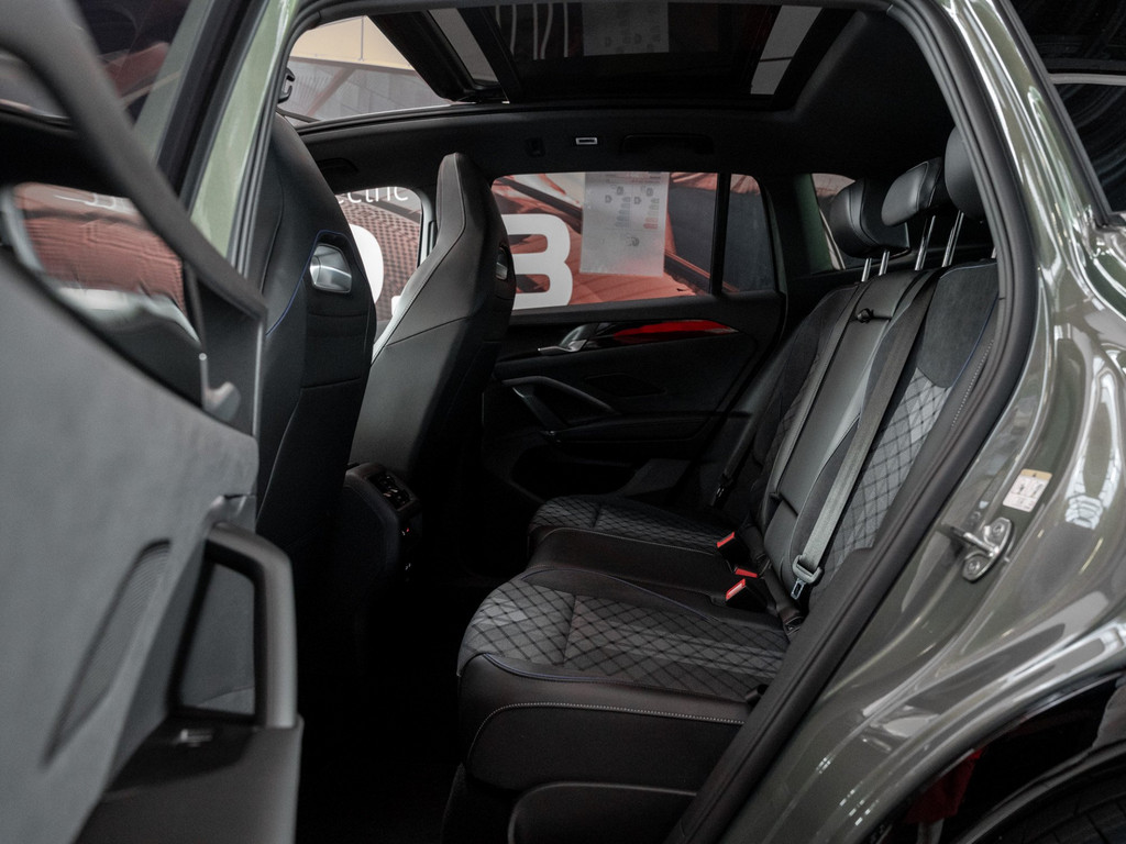 Bild 9 - Tiguan R-Line 2.0 l TDI 4MOTION DSG DCC Pano AHK