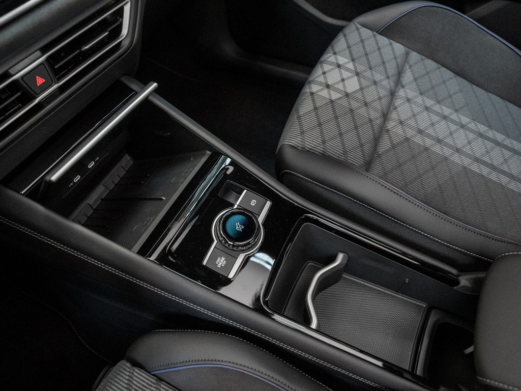 Bild 20 - Tiguan R-Line 2.0 l TDI 4MOTION DSG DCC Pano AHK