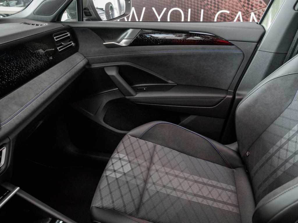 Bild 21 - Tiguan R-Line 2.0 l TDI 4MOTION DSG DCC Pano AHK