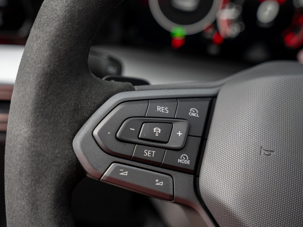 Bild 25 - Golf GTI EDITION 50 2.0 l TSI DSG DCC harman