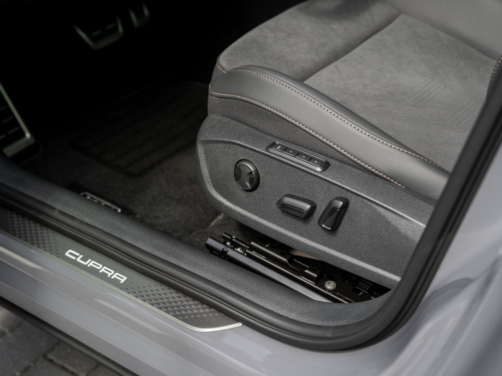 Bild 30 - Formentor 2.0 TSI VZ W DCC AHK Kam. Navi Pano LM