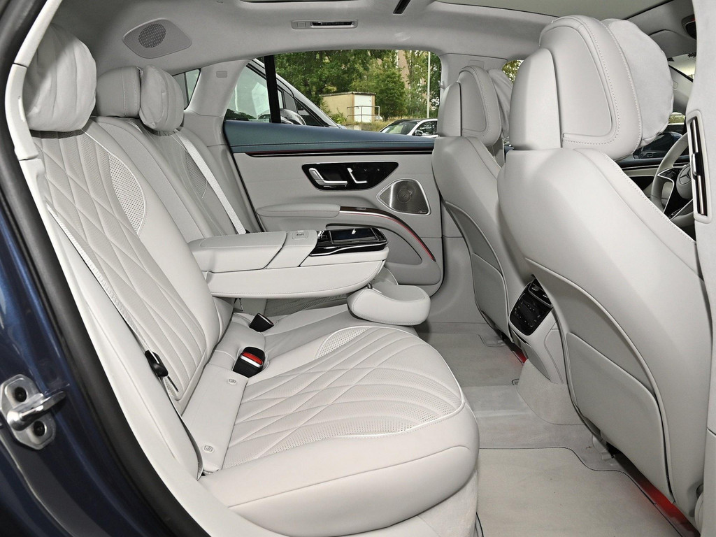 Bild 9 - EQS 580 4M Edition1 AMG Sport Premium + Hyperscreen