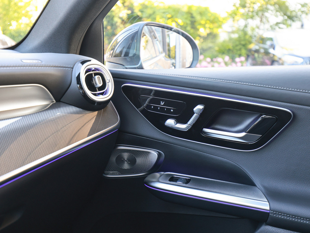 Bild 18 - GLC 220d 4M AMG Line Burmester AHK