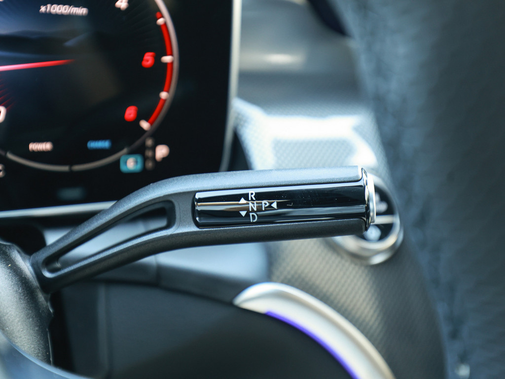 Bild 24 - GLC 220d 4M AMG Line Burmester AHK