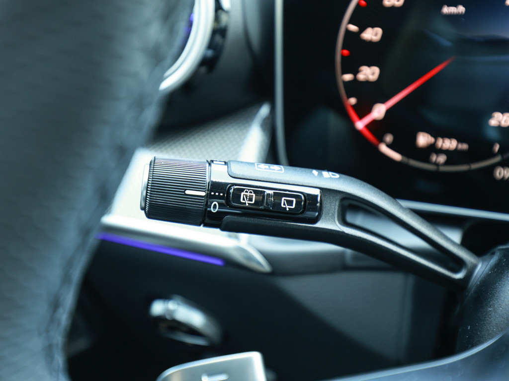 Bild 27 - GLC 220d 4M AMG Line Burmester AHK
