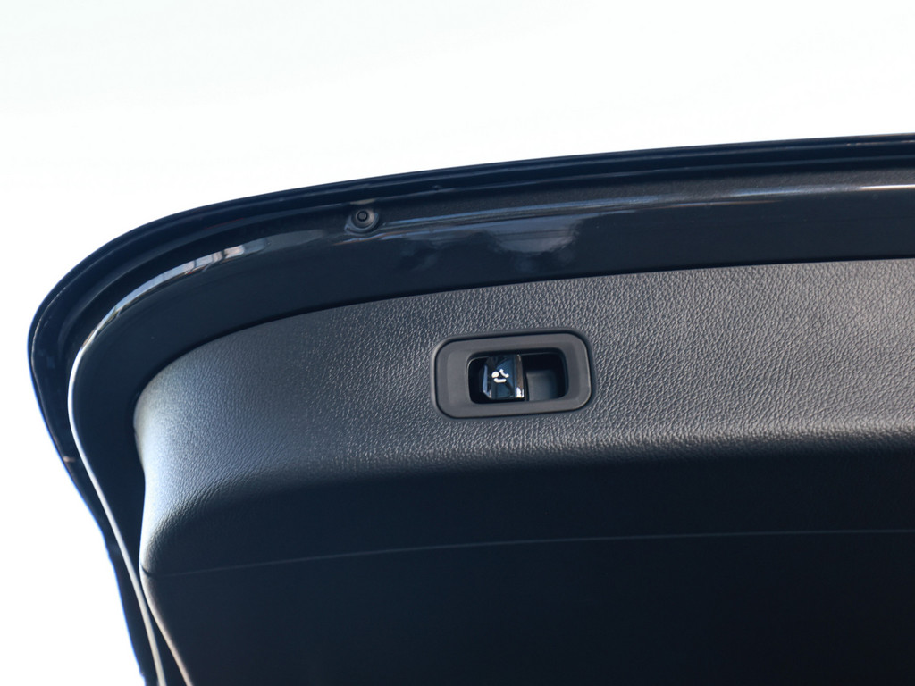 Bild 33 - GLC 220d 4M AMG Line Burmester AHK