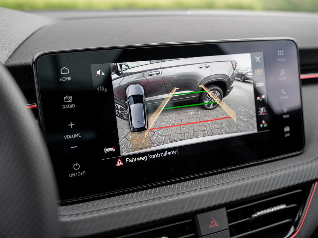 Bild 16 - Scala Monte Carlo 1.5 TSI DSG Pano AHK Navi ACC