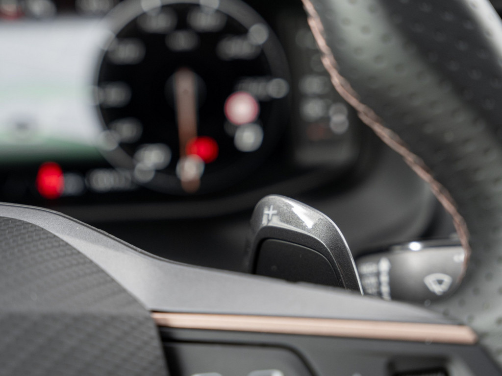 Bild 24 - ATECA 1.5 TSI DSG Kam. Navi Sportp. el.Heck 360