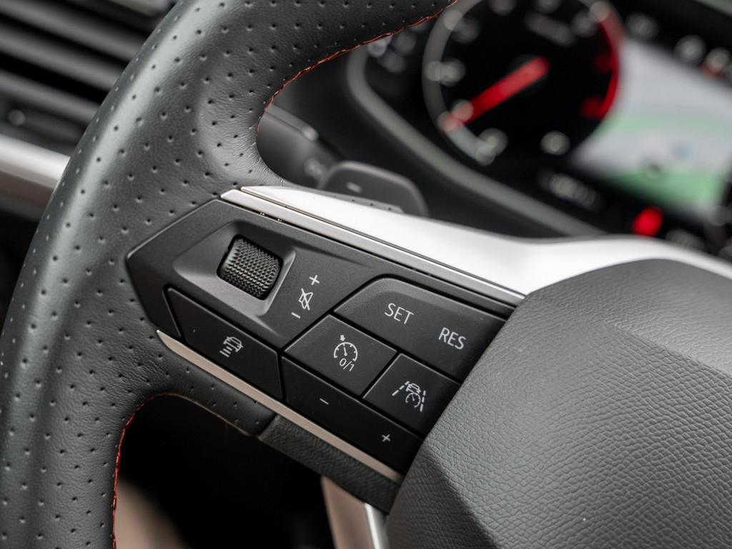 Bild 24 - ATECA FR 1.5 TSI DSG AHK Kam. Navi Pano Sportp.