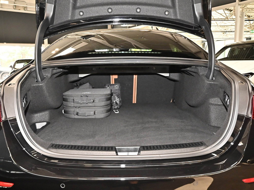 Bild 30 - E 300 de AMG Sport Premium