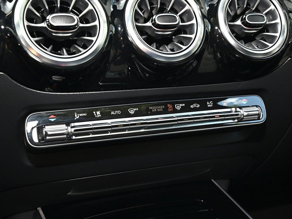 Bild 15 - GLA 250 e AMG Sport Premium