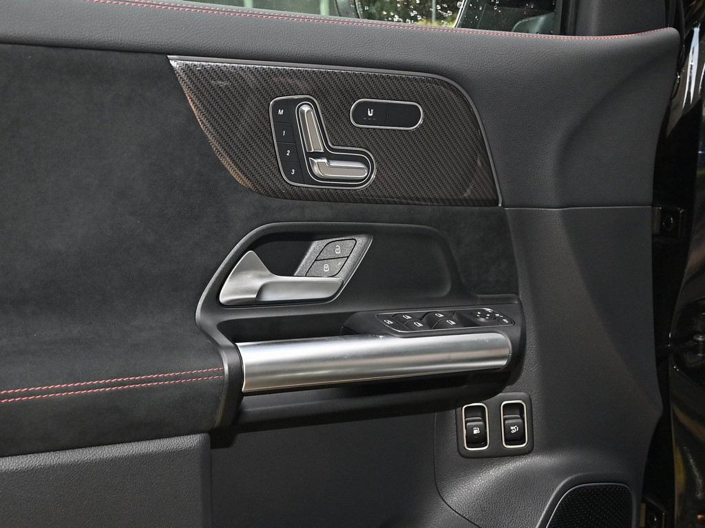 Bild 28 - GLA 250 e AMG Sport Premium