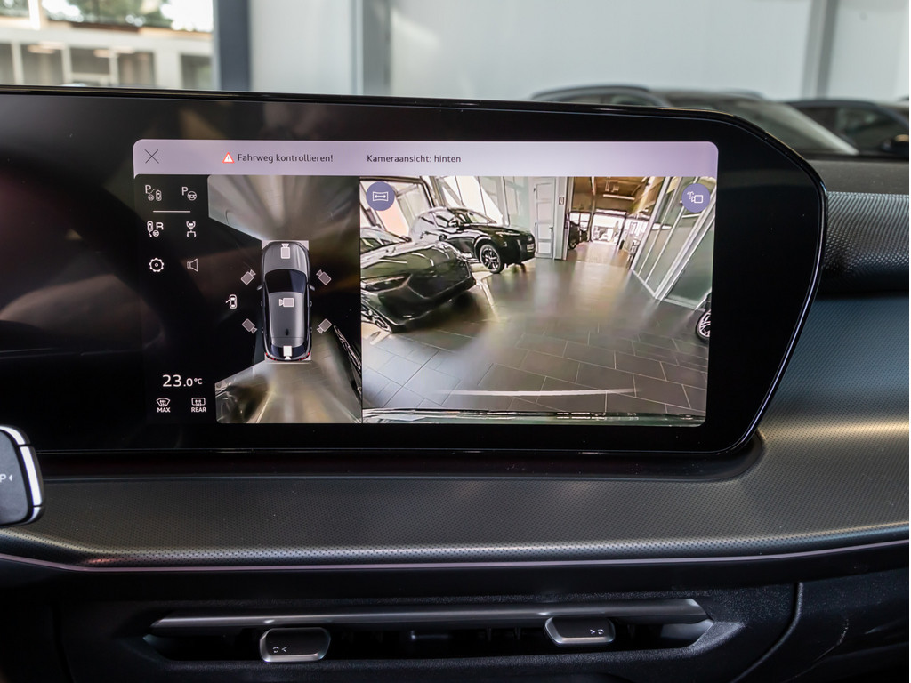 Bild 12 - Q3 Sportback e-hybrid S Line AHK Pano Tech Pro