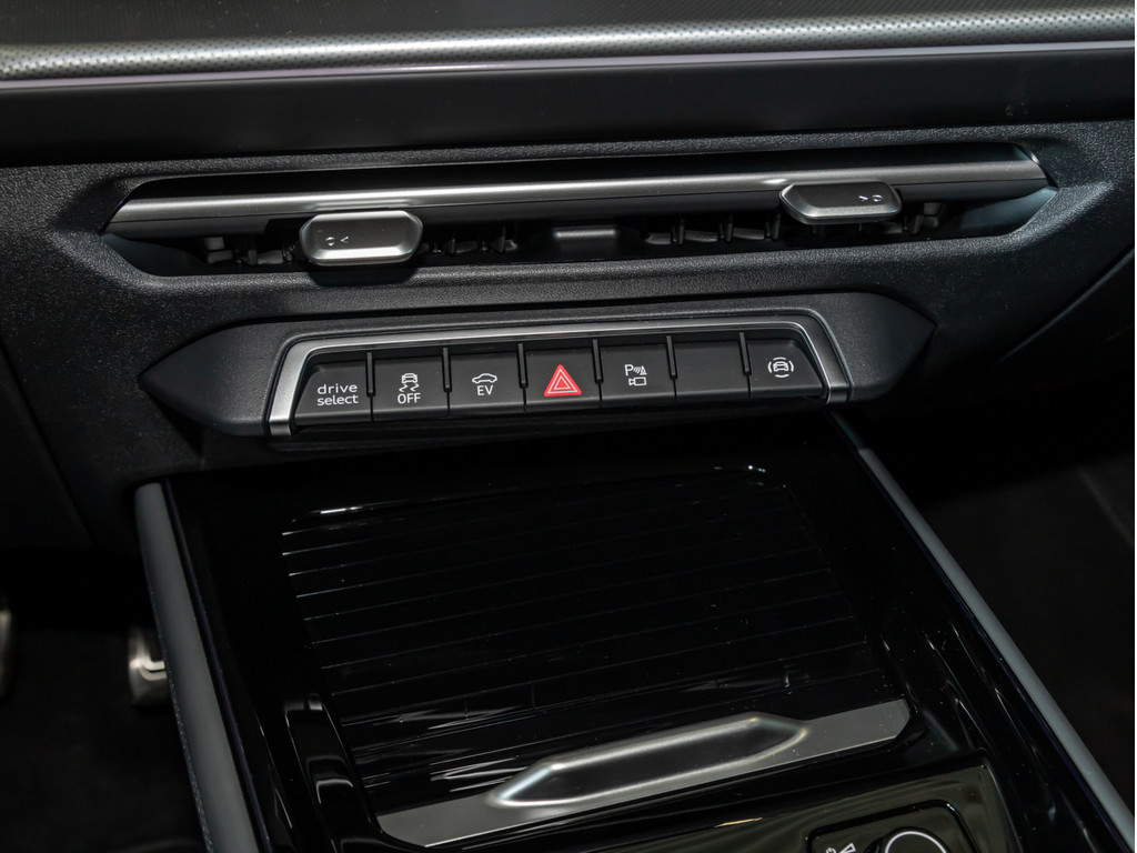 Bild 13 - Q3 Sportback e-hybrid S Line AHK Pano Tech Pro