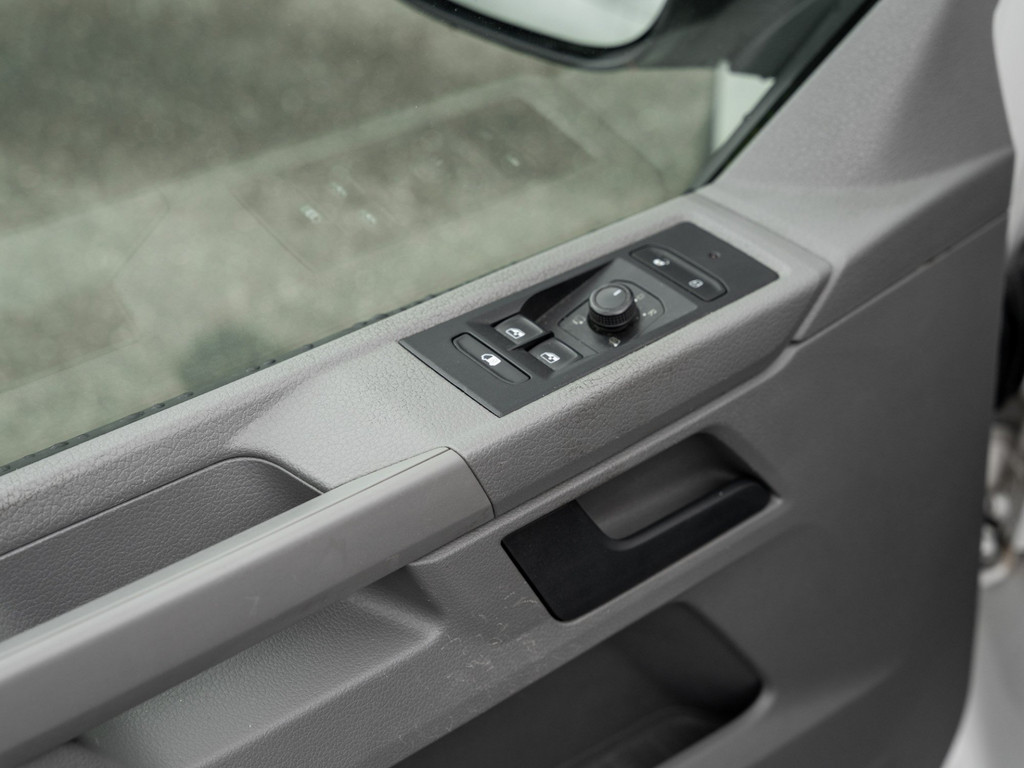 Bild 21 - T6.1 Kasten LR 2.0TDI DSG + LED + NAVI + KLIMA + PDC