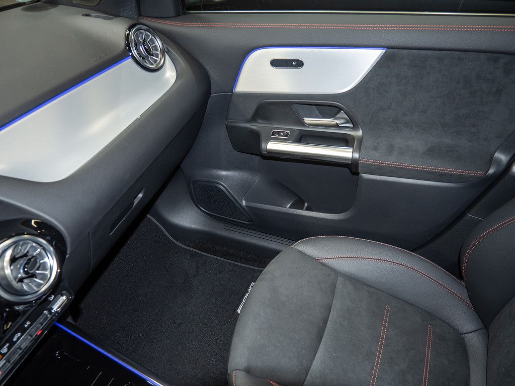 Bild 16 - GLA 180 AMG Line