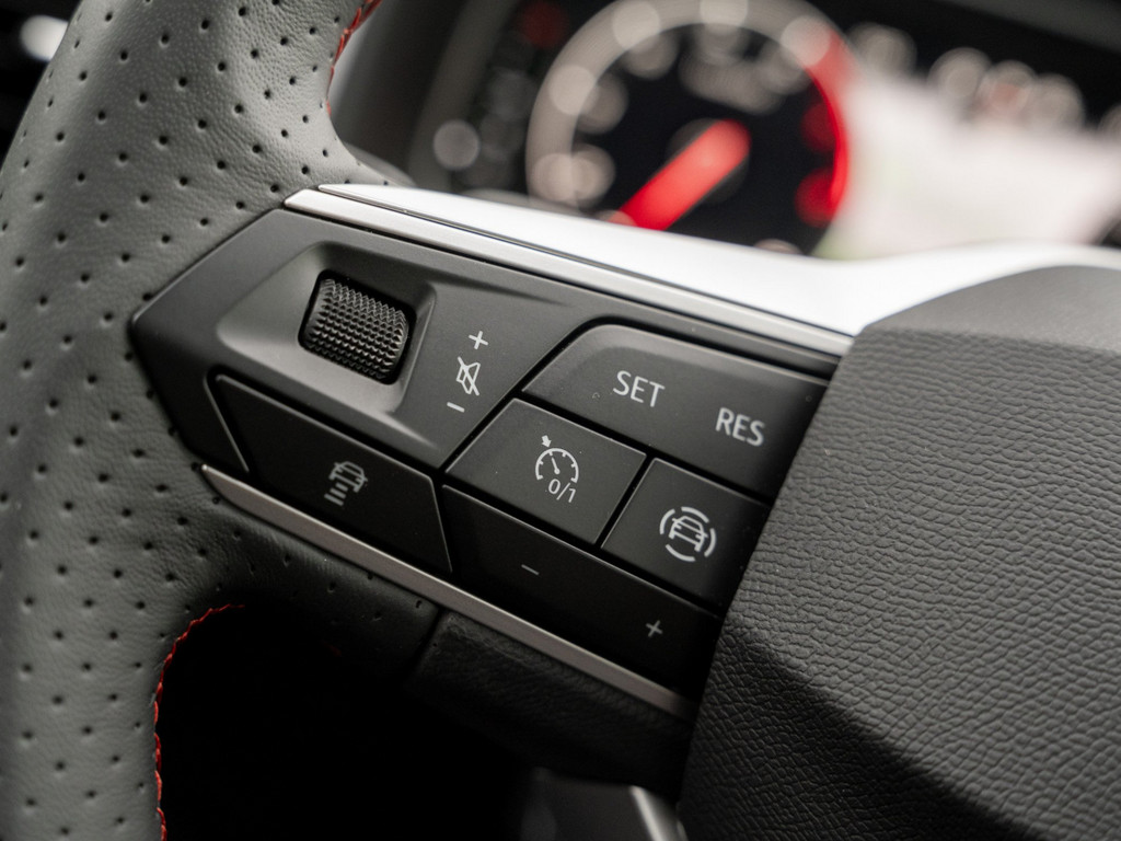 Bild 26 - Ateca 1.5 TSI ACT FR AHK Kam. Navi Sportp. 360