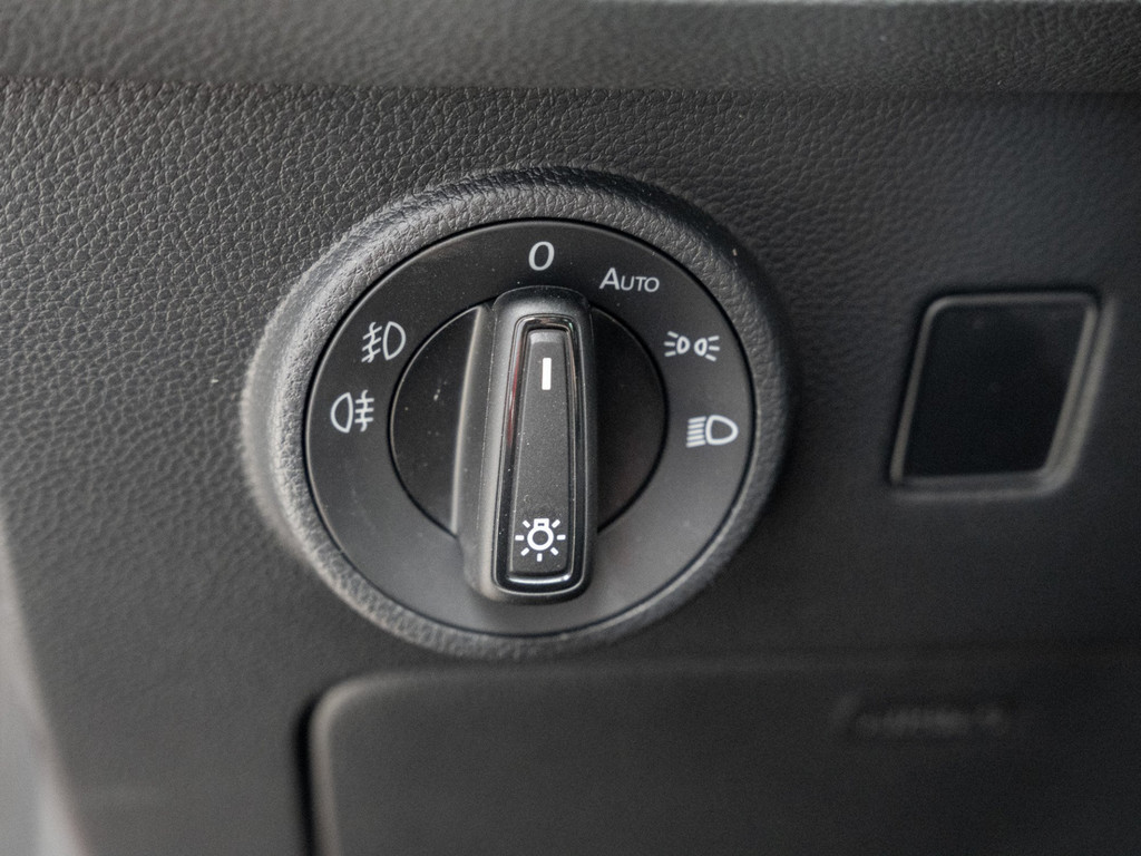 Bild 29 - Ateca 1.5 TSI ACT FR AHK Kam. Navi Sportp. 360