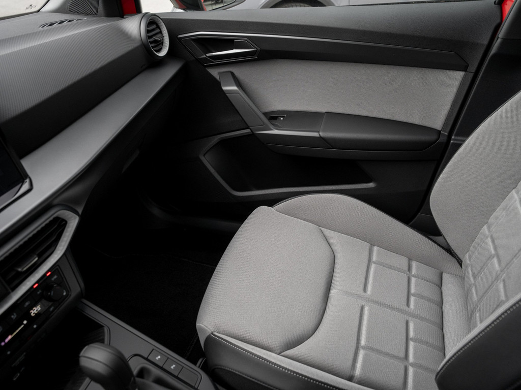 Bild 20 - Arona 1.0 TSI 85 kW FR Black Edition Kam. Navi
