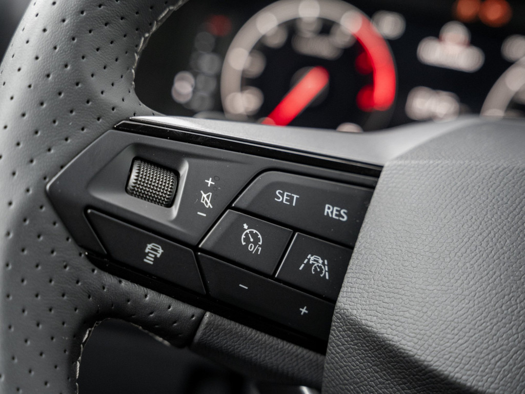 Bild 22 - Arona 1.0 TSI 85 kW FR Black Edition Kam. Navi