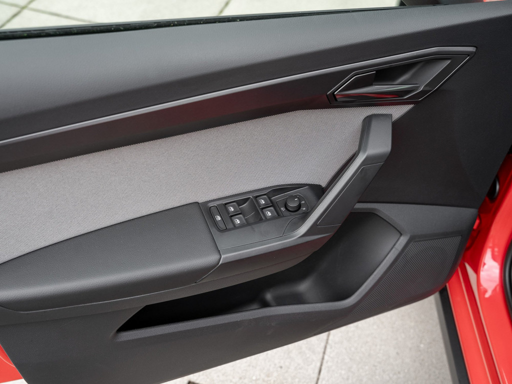 Bild 25 - Arona 1.0 TSI 85 kW FR Black Edition Kam. Navi