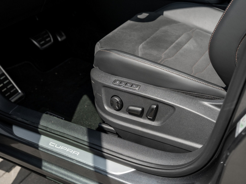Bild 30 - Ateca 2.0 TSI 4Drive VZ DCC AHK Kam. Navi 360 LM