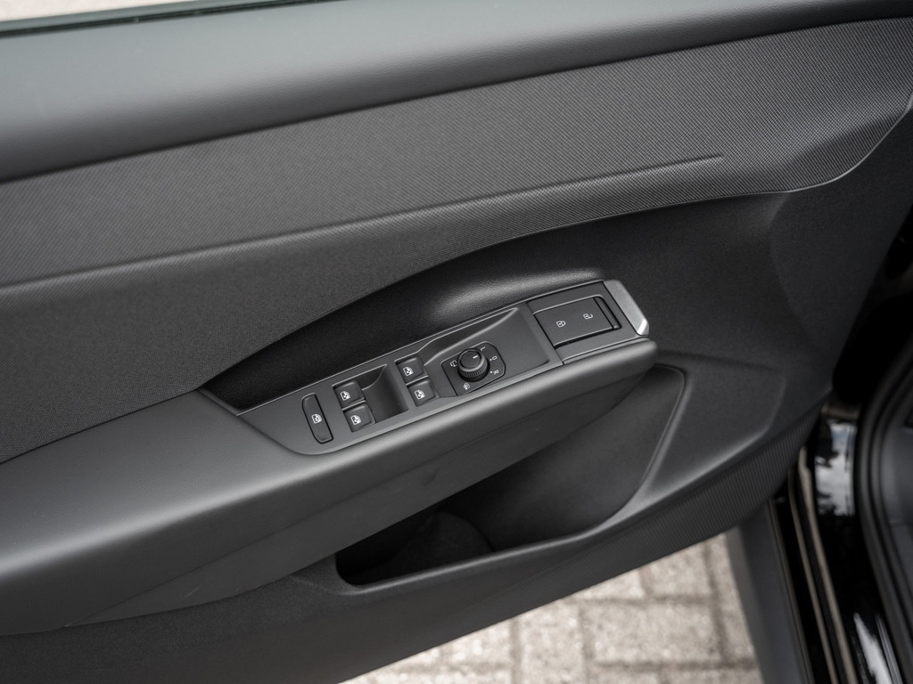 Bild 28 - T-Roc Life 1.5 l eTSI DSG AHK Kam. Navi ACC