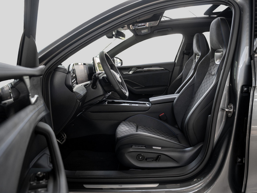 Bild 8 - Passat R-Line 2.0 l TDI DSG Pano R-Line IQLight