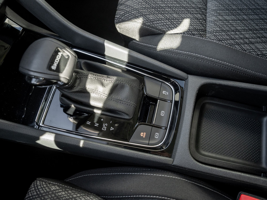 Bild 22 - KAROQ STYLE 1.5 TSI DSG AHK Kam. Navi Virtual LM