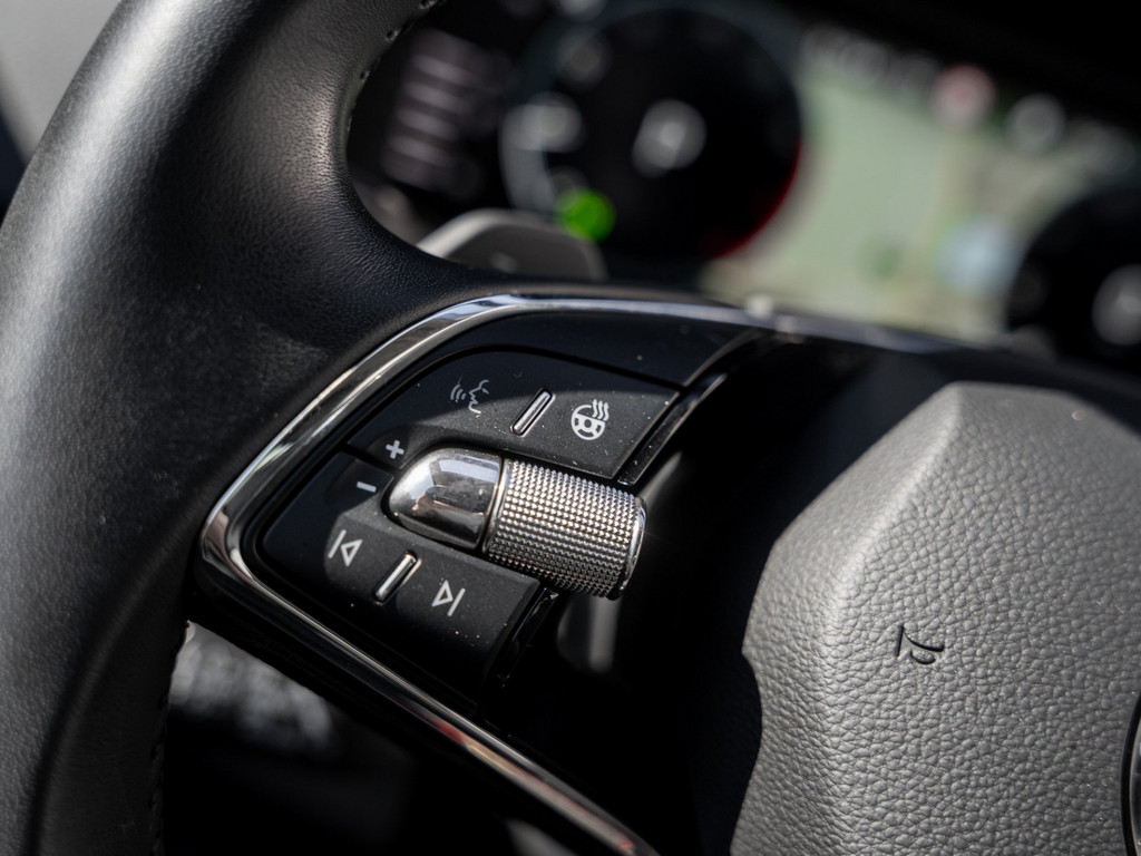 Bild 27 - KAROQ STYLE 1.5 TSI DSG AHK Kam. Navi Virtual LM