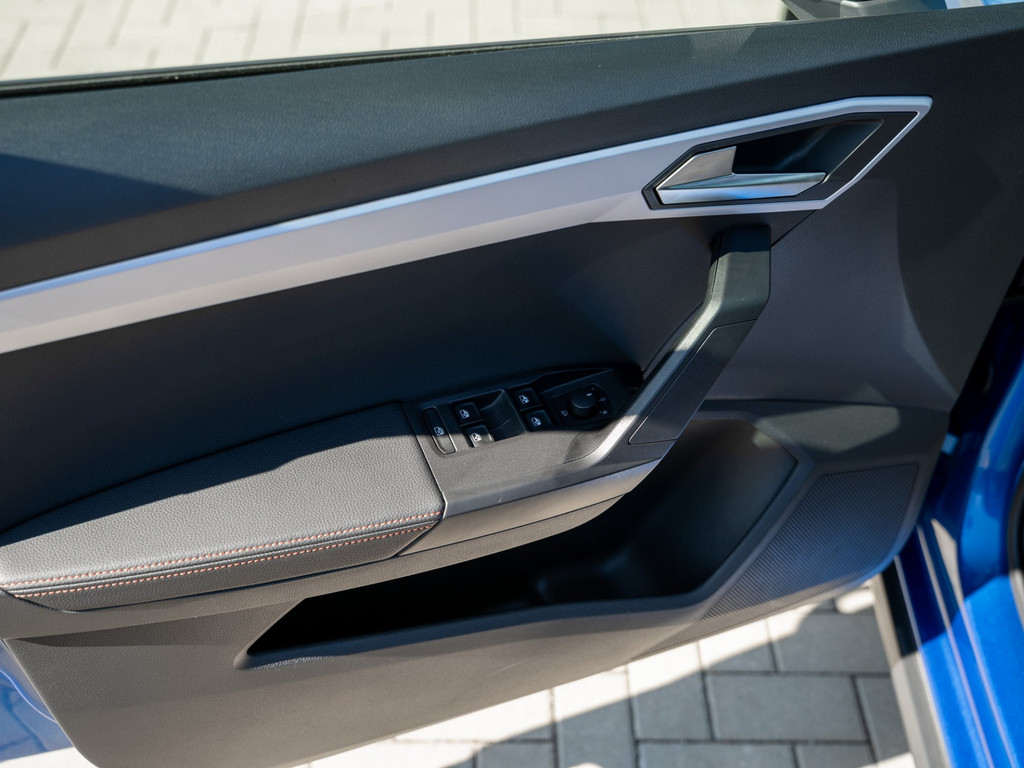 Bild 24 - ARONA FR 1.0 TSI DSG Kam. Navi Virtual ACC LED