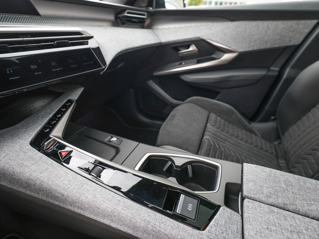 Bild 15 - 3008 GT HYBRID 145 e-DSC6