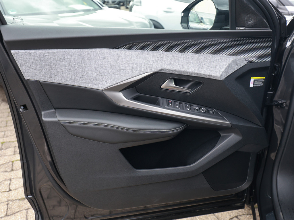 Bild 27 - 3008 GT HYBRID 145 e-DSC6