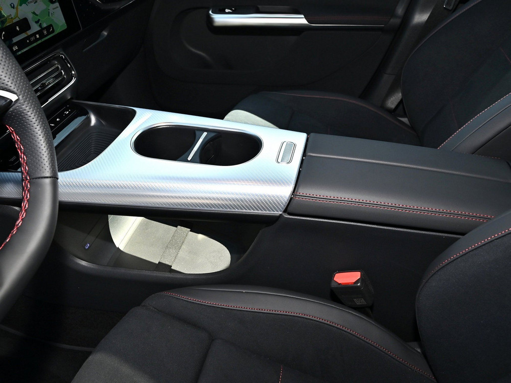Bild 13 - GLB 250 + AMG Line mit EQ Technologie