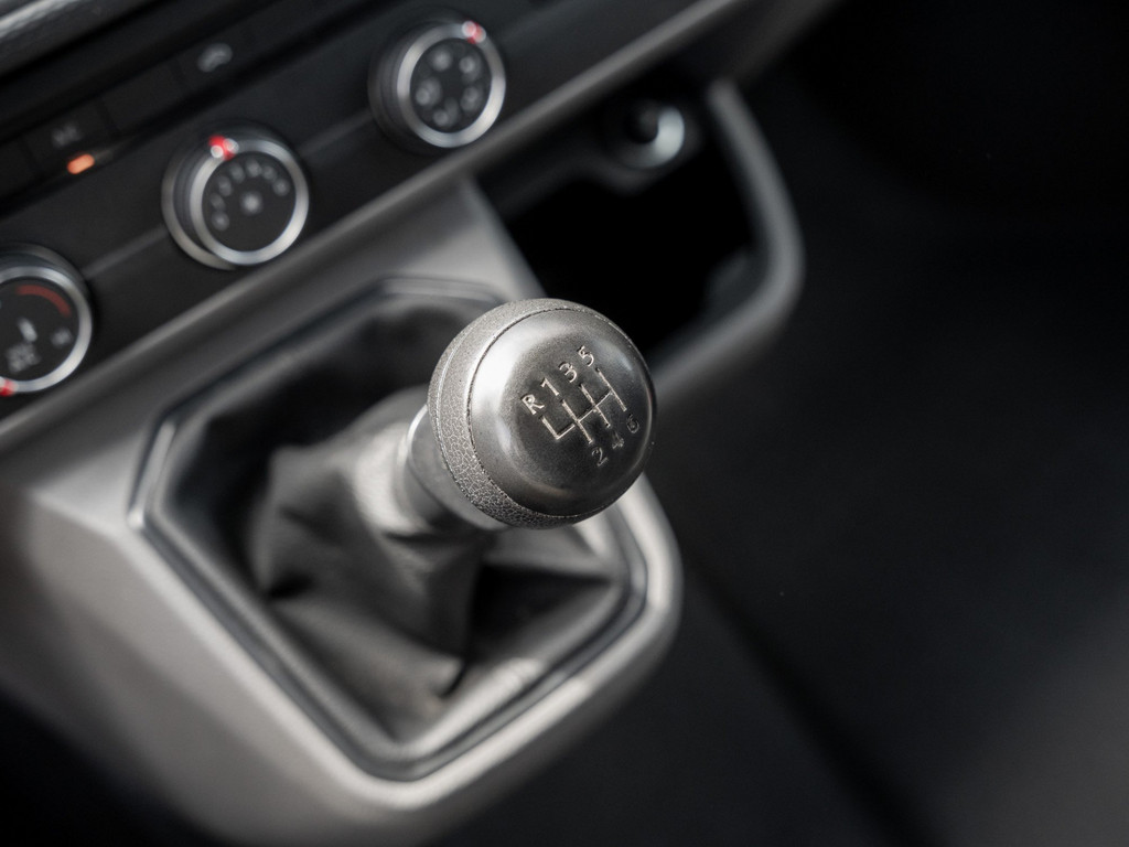 Bild 18 - T6.1 Kasten LR 2.0TDI NAVI + KLIMA + GRA + PDC + BOTT