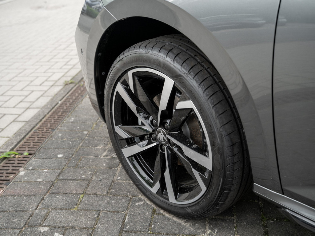 Bild 8 - Kamiq Monte Carlo 1.0 TSI DSG Pano AHK Navi ACC