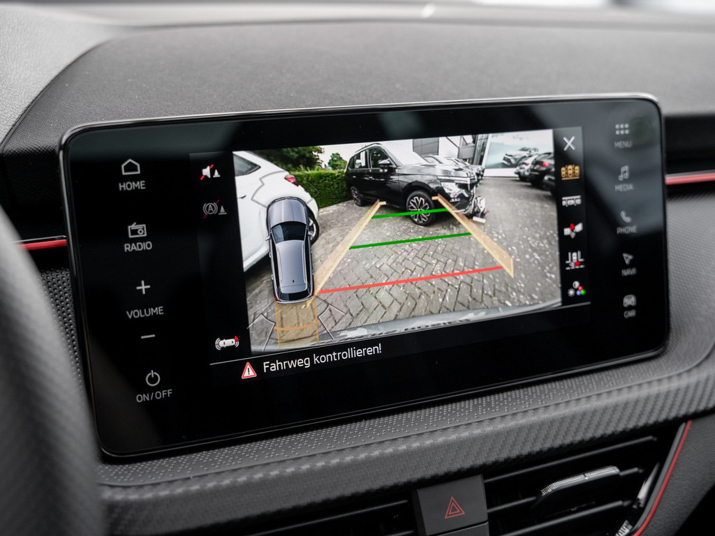 Bild 17 - Kamiq Monte Carlo 1.0 TSI DSG Pano AHK Navi ACC