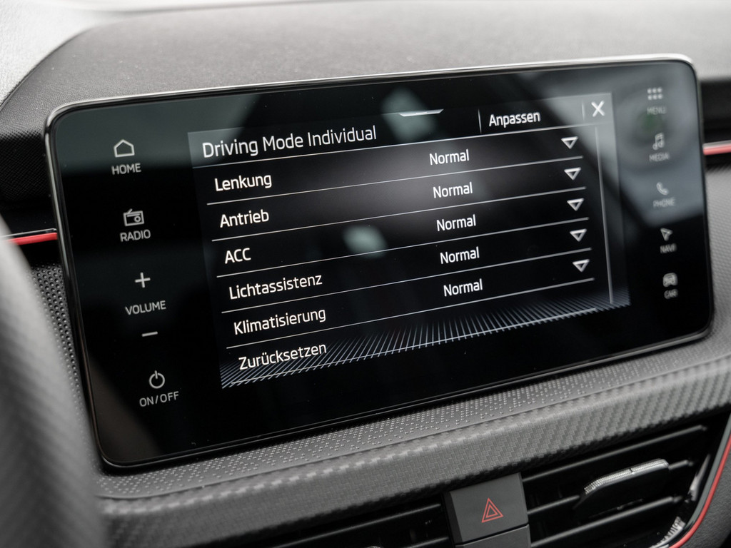 Bild 20 - Kamiq Monte Carlo 1.0 TSI DSG Pano AHK Navi ACC