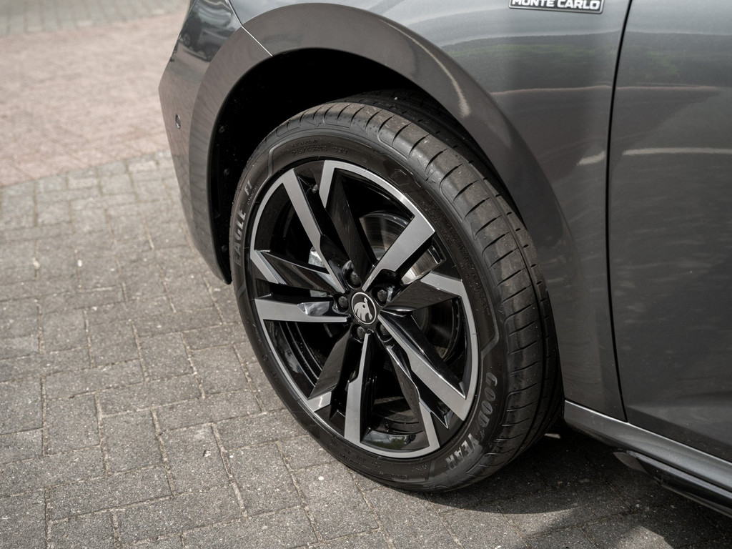 Bild 8 - Kamiq Monte Carlo 1.5 TSI DSG Pano AHK Navi ACC