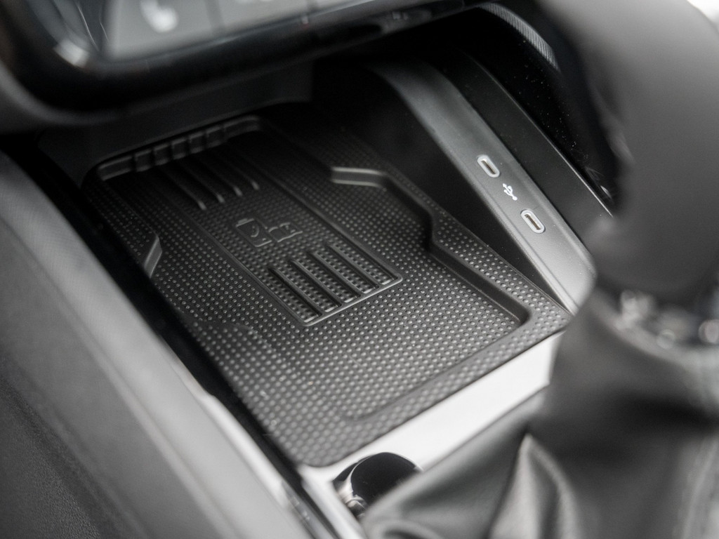 Bild 22 - Kamiq Monte Carlo 1.5 TSI DSG Pano AHK Navi ACC