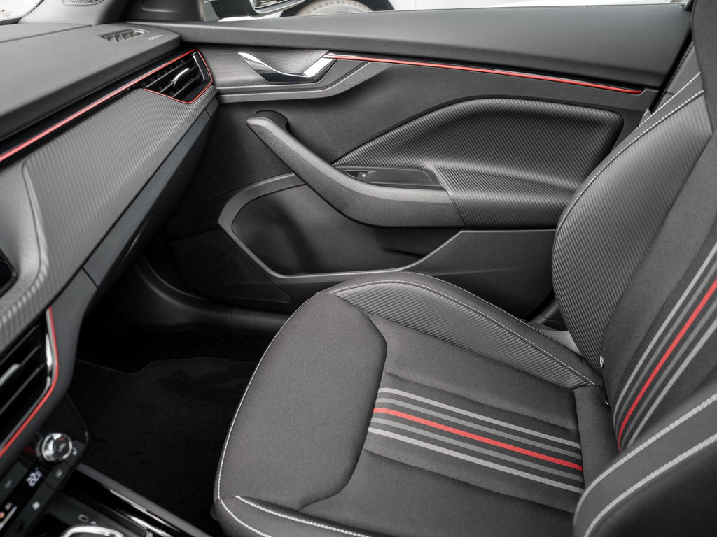 Bild 24 - Kamiq Monte Carlo 1.5 TSI DSG Pano AHK Navi ACC